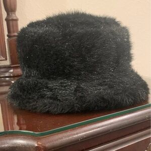 Ladies Faux Fur Bucket Hat